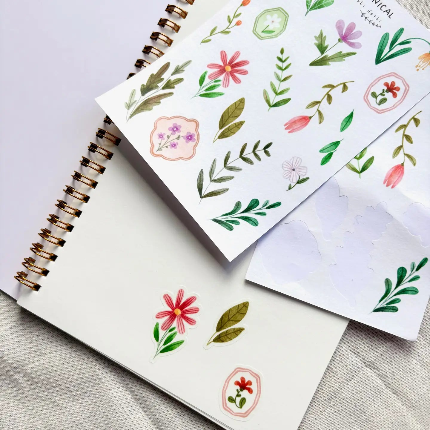 Nikki Dotti - Sticker release paper book
