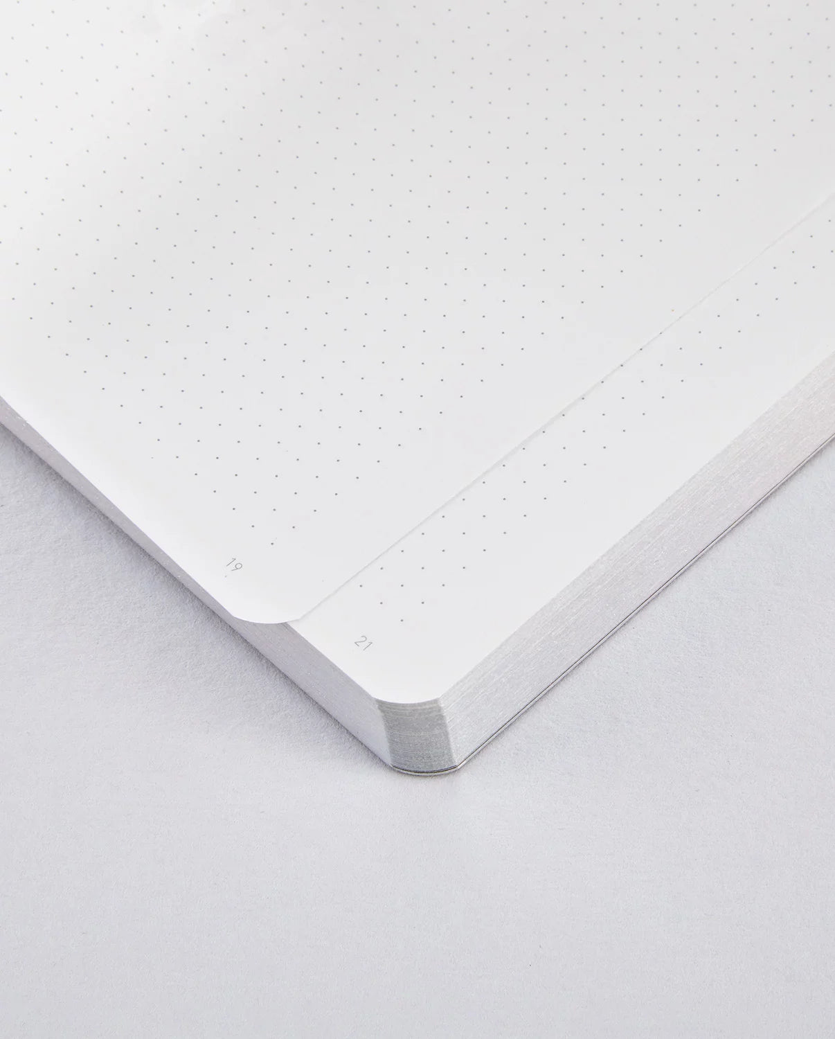 Nuuna Notebook Graphic M – Fluid Chrome