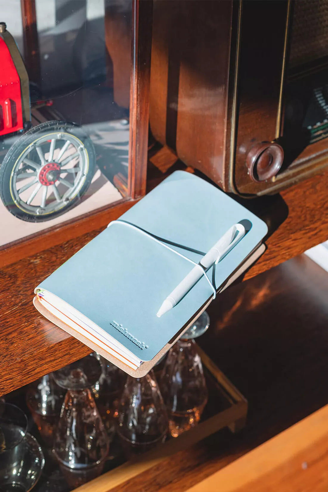 mishmash Log Cover - White