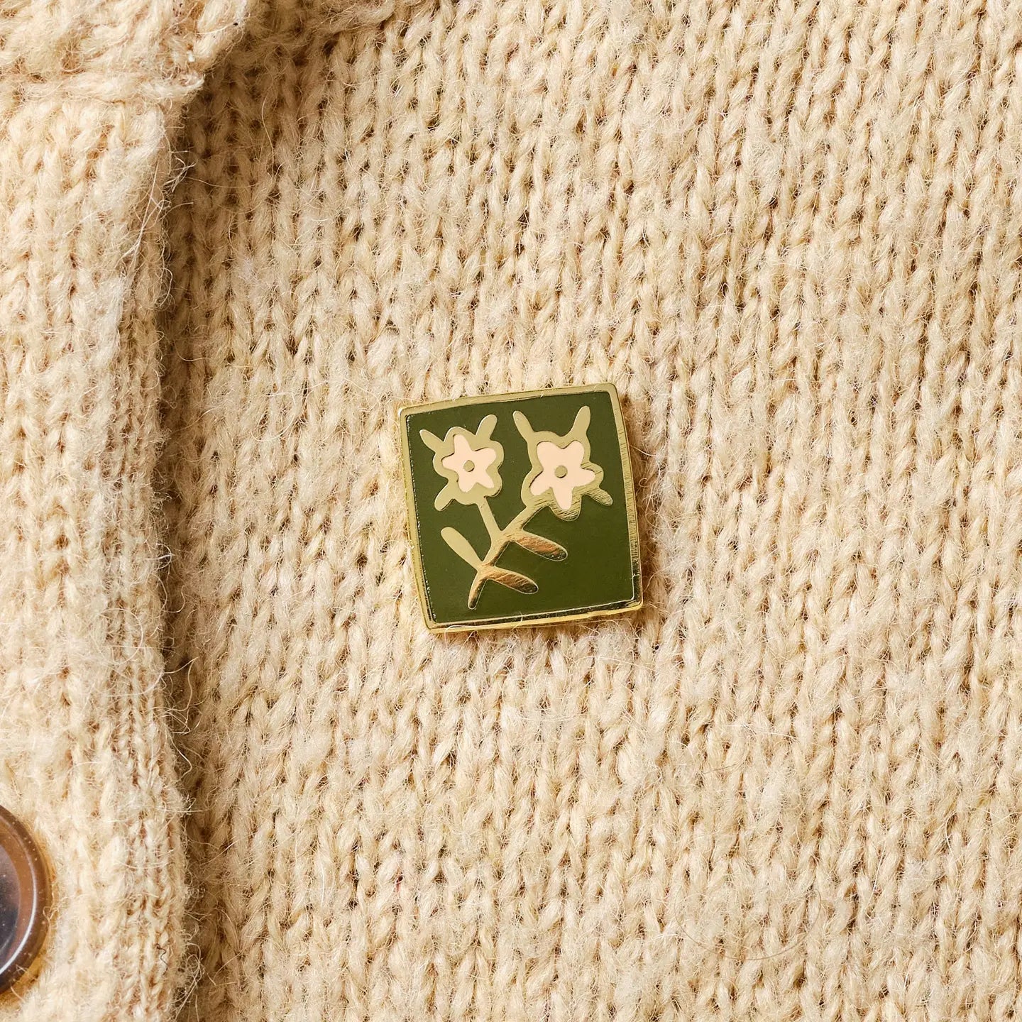 Claire Paul Emaille Speldbadge - Folkart Flower