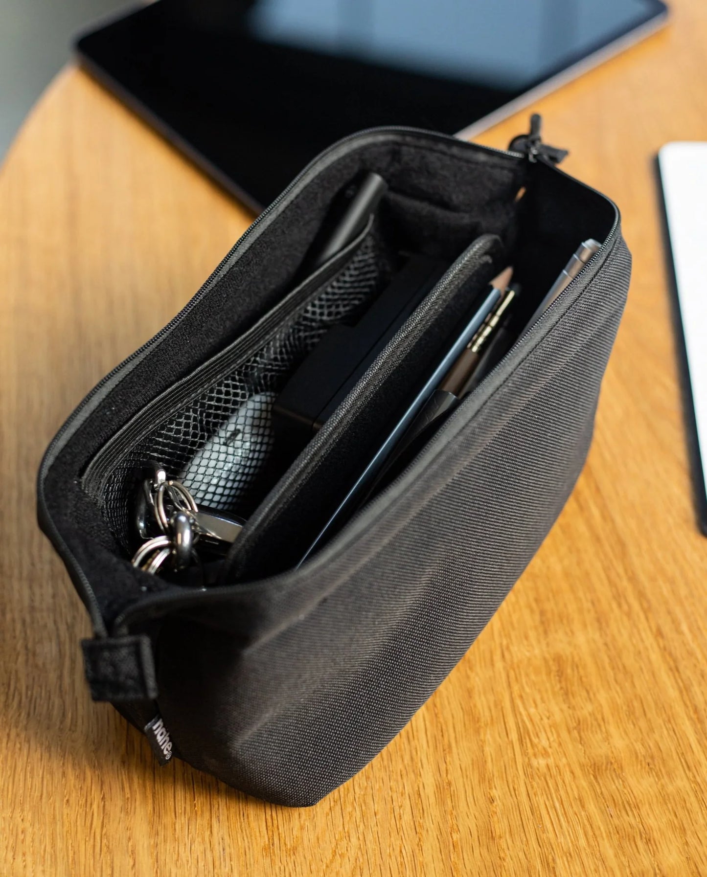 Hightide Nähe Soft Gadget Pouch - Black (Large)