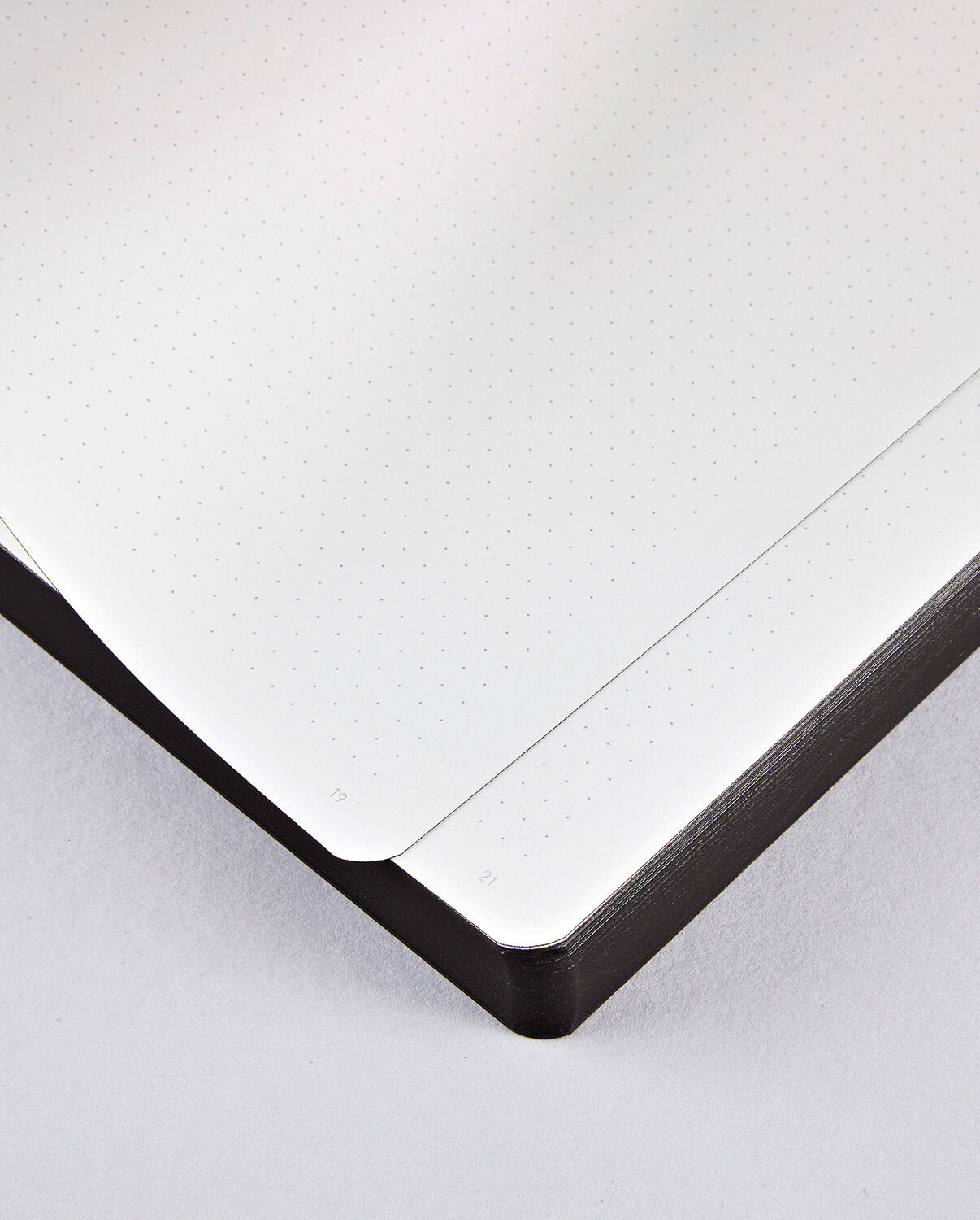 Nuuna Notitieboek Voyager L - Black