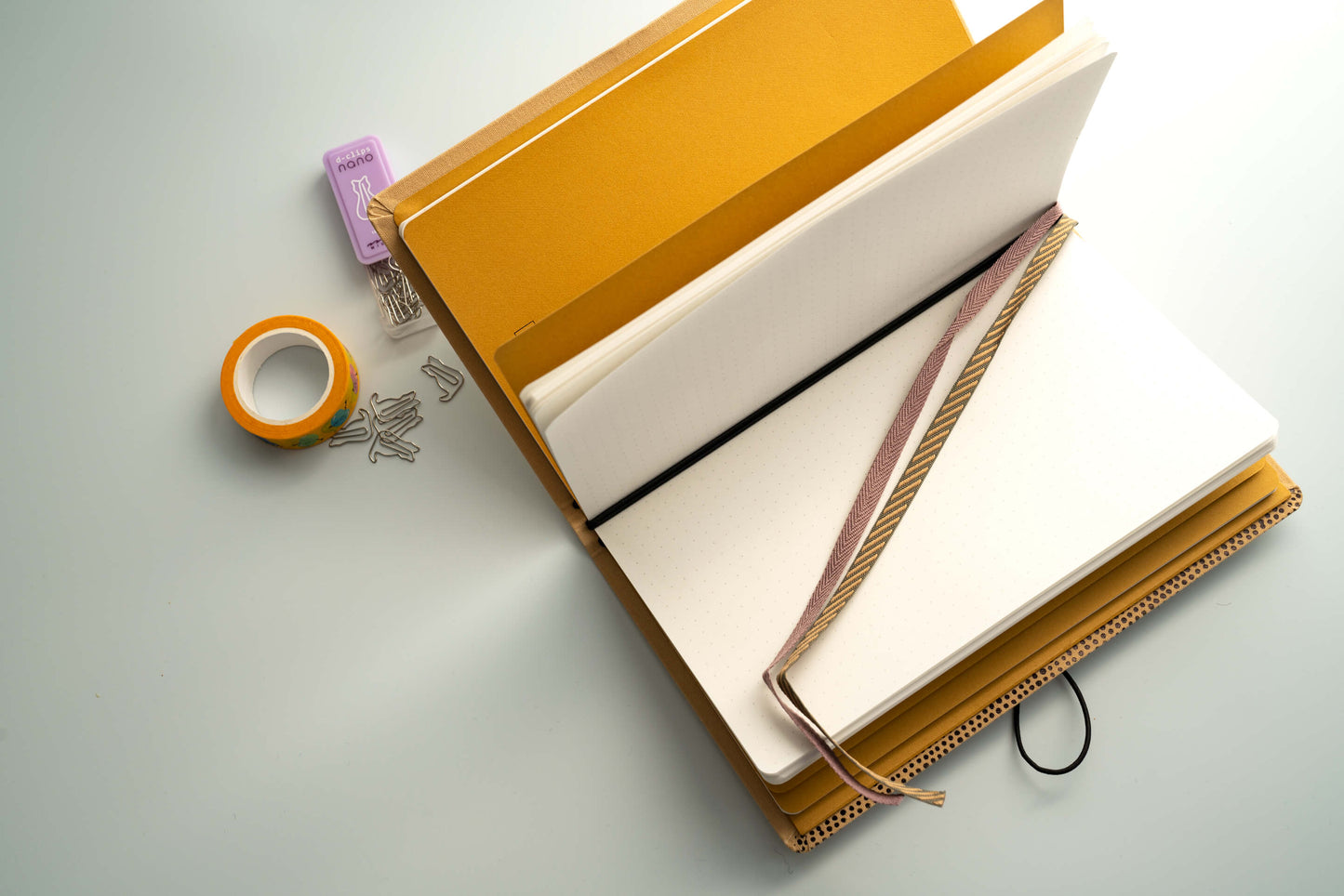 Tinne+Mia Notizbuch mit Knopf – Mandel