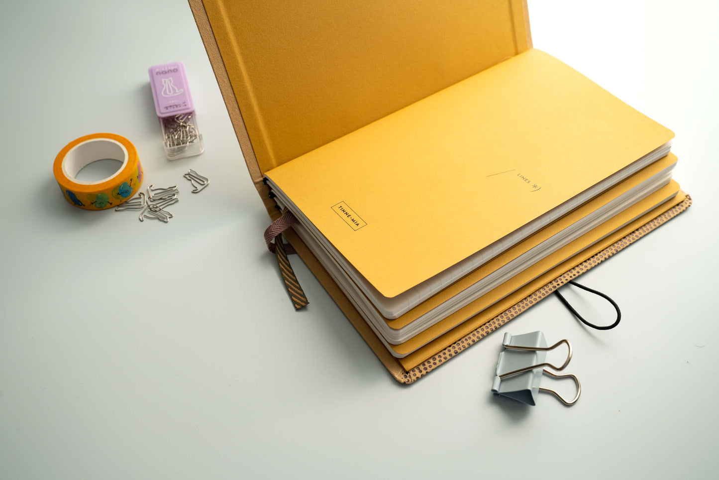 Tinne+Mia Notizbuch mit Knopf – Mandel