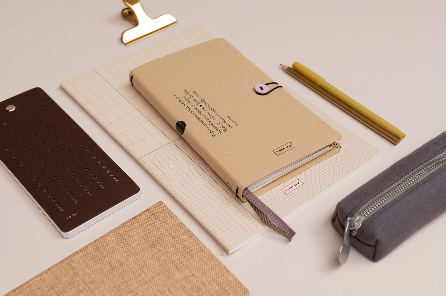 Tinne+Mia Notebook met knoop - Almond