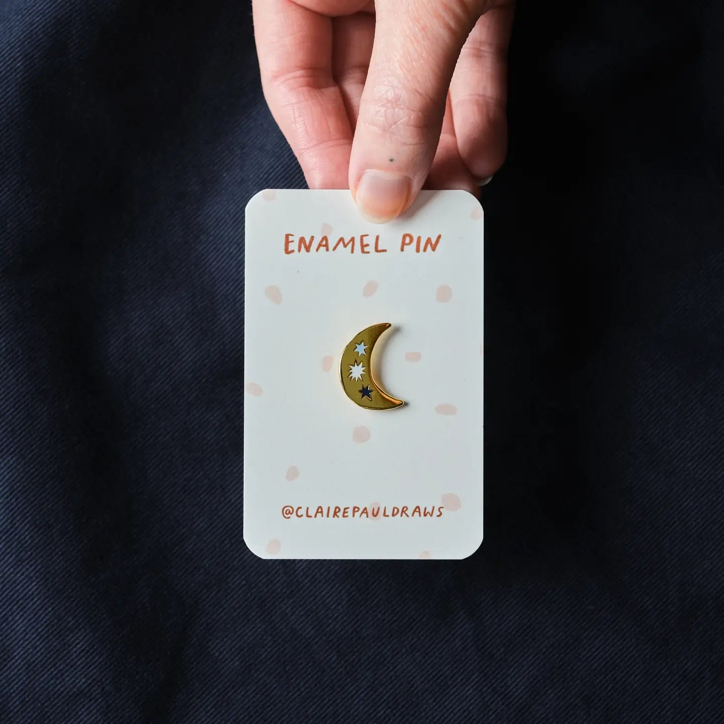 Claire Paul Emaille Speldbadge - Crescent Moon