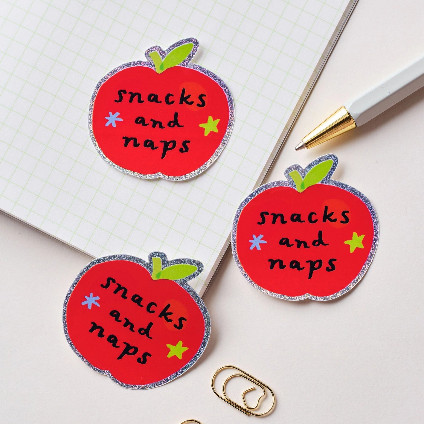 Holografische sticker Snacks and Naps - Claire Paul
