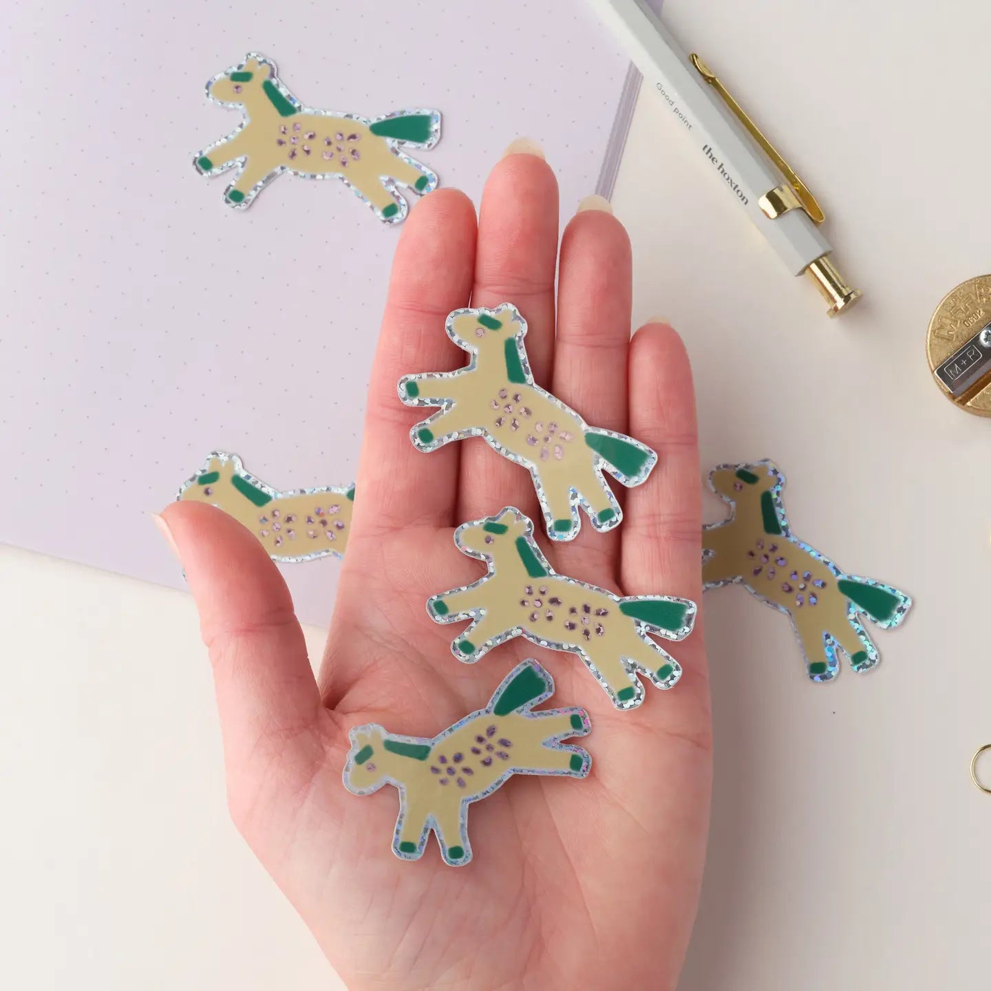 Claire Paul Holografische sticker - Pony