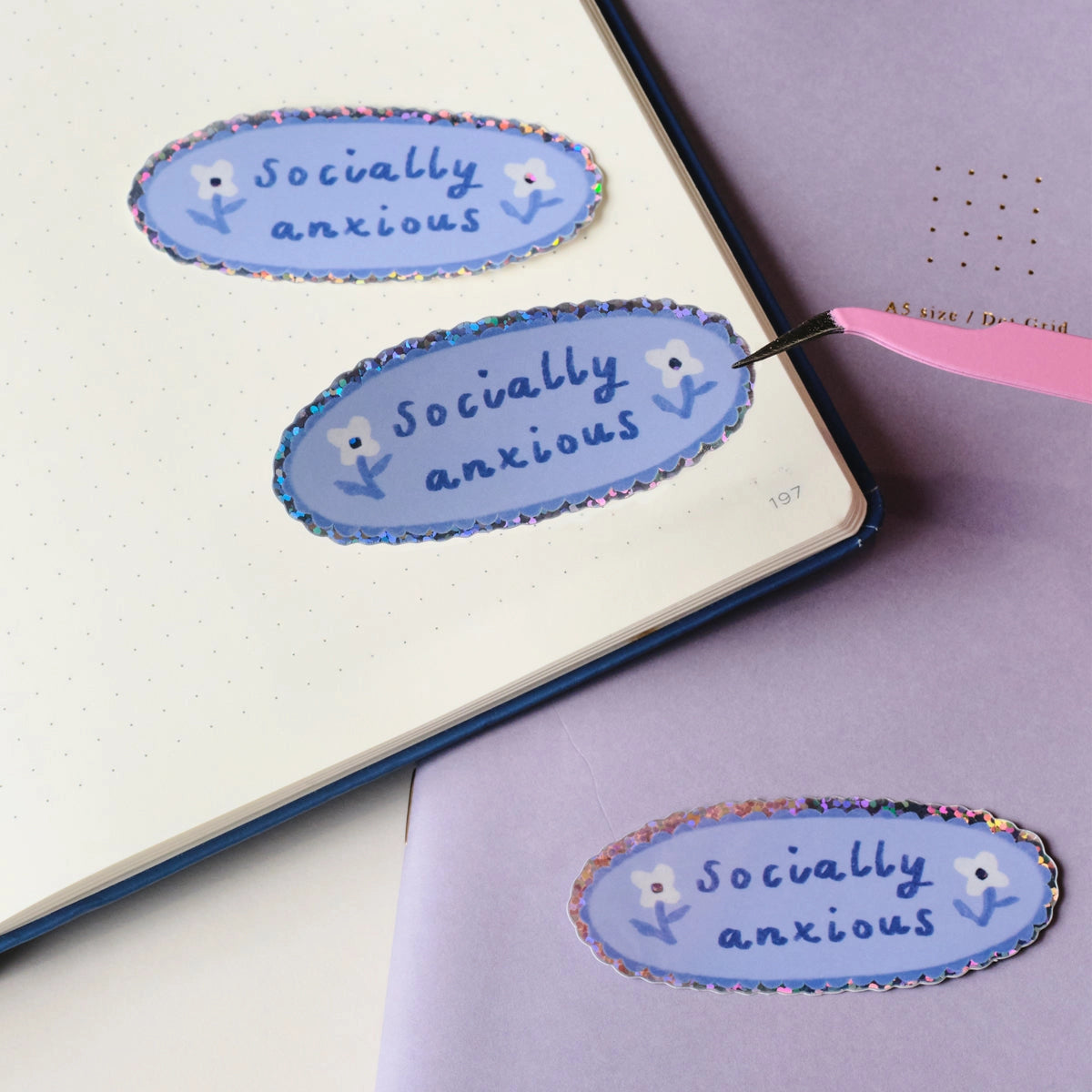 Sticker Holografisch Socially Anxious - Claire Paul