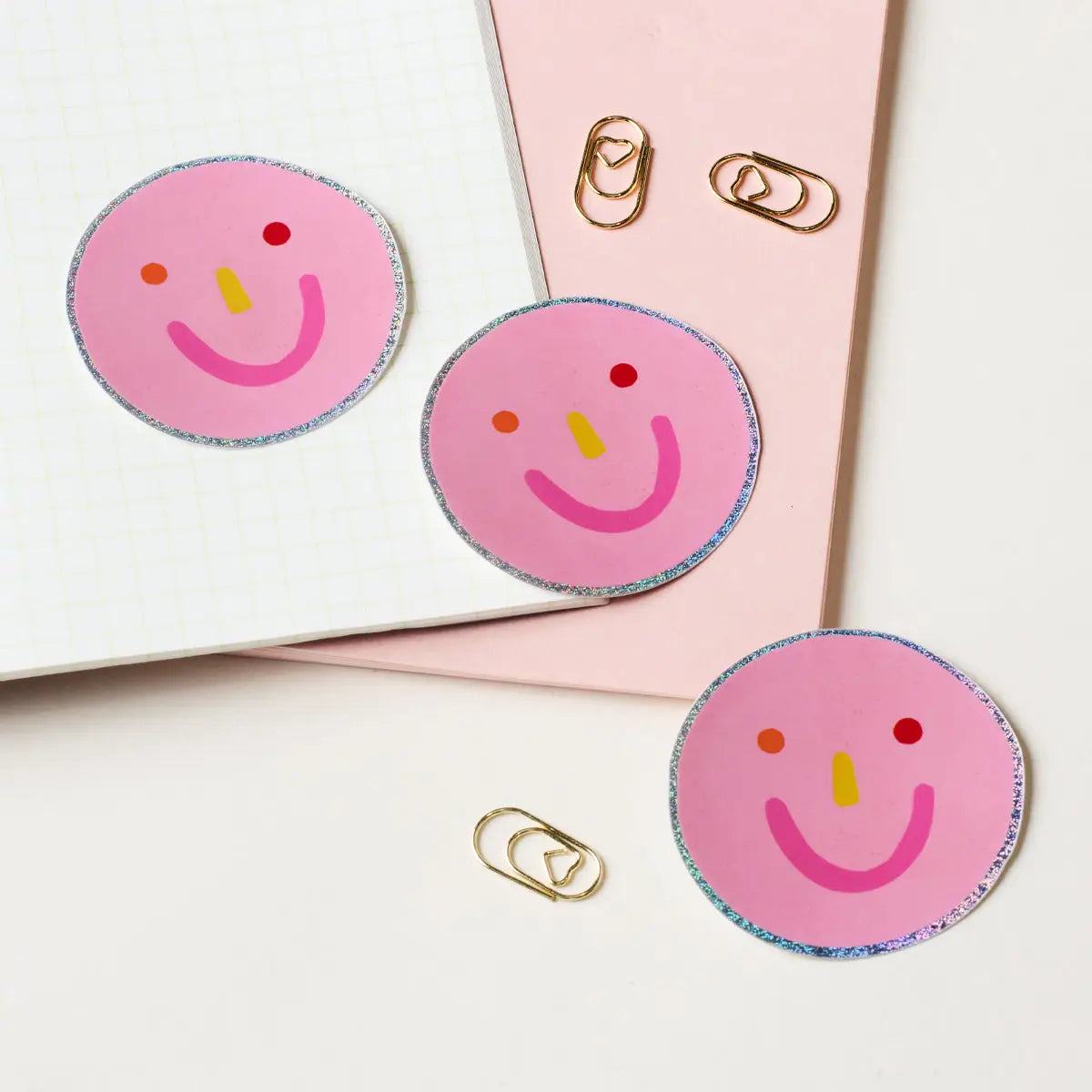 Claire Paul Holografische sticker - Smiley Face