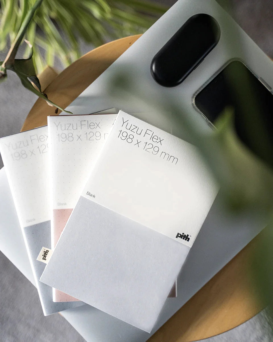 Notitieboek Pith Yuzu Flex - Soft Grey (Lined)